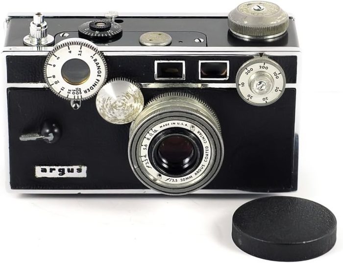 Argus C3 50mm f/3.5 rangefinder Camera - Vintage 1950s